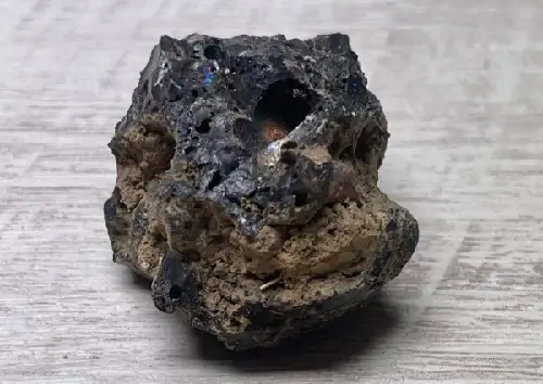 exemple d'une météorite découverte avec un détecteur de métaux dans l'Aude en France