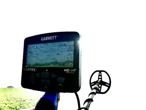 Comment mettre à jour votre détecteur Garrett Vortex ? 3 détecteur de métaux garrett vortex VX7 en contre jour