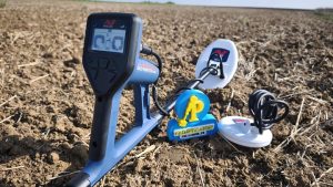 Gold Monster 1000 : Test et avis de ce détecteur Minelab 1 Disque de détection Double-D de 5 pouces du Gold Monster 1000.